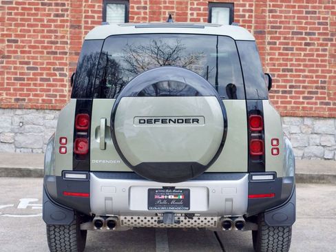 Used 2024 Land Rover Defender 110 S image 6