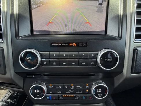 Used 2018 Ford Expedition Max XLT w/ Equipment Group 202A AWD/4WD image 20