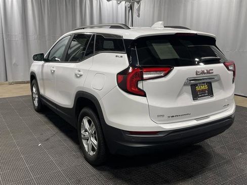 Used 2024 GMC Terrain SLE w/ Driver Convenience Package image 12