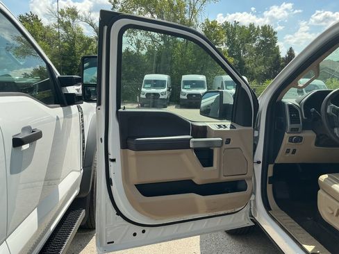 Used 2019 Ford F150 Lariat w/ Equipment Group 501A Mid AWD/4WD image 14
