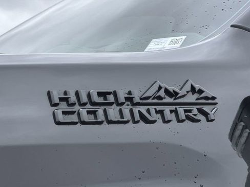 Used 2024 Chevrolet Silverado 2500 High Country w/ High Country Premium Package AWD/4WD image 32