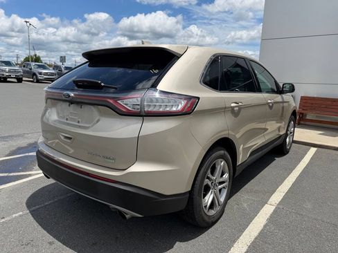 Used 2018 Ford Edge Titanium FWD image 3