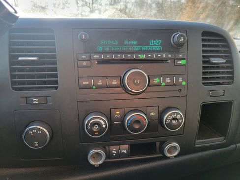 Used 2009 Chevrolet Silverado 3500 LT image 17