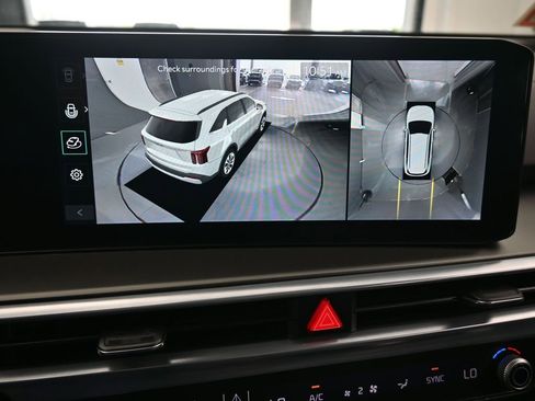 Used 2025 Kia Sorento SX image 24