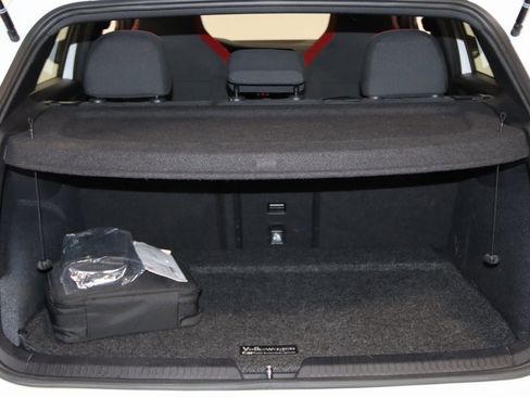 Used 2022 Volkswagen GTI SE image 59