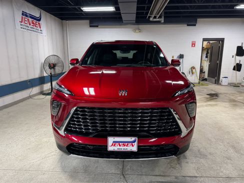 Certified 2025 Buick Enclave Avenir image 2