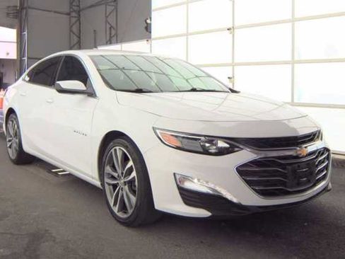 Used 2021 Chevrolet Malibu LT image 2