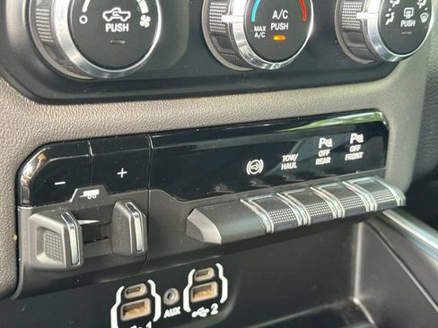 Used 2024 RAM 2500 Big Horn w/ Off Road Package AWD/4WD image 25