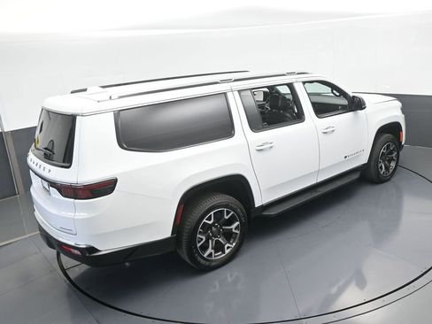 Used 2023 Jeep Wagoneer L Series III w/ Preferred Equipment Group image 56