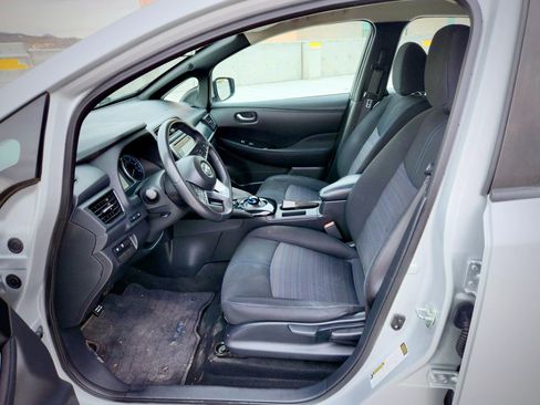 Used 2018 Nissan Leaf SV image 19
