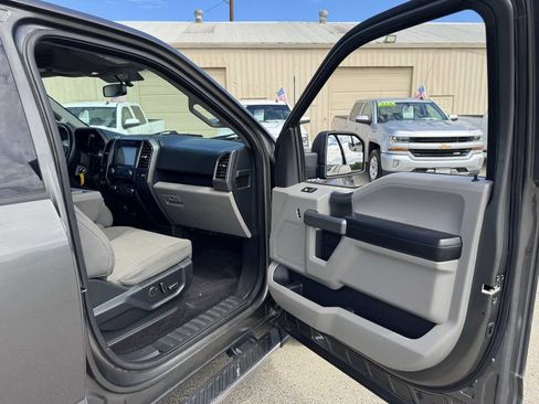 Used 2017 Ford F150 XLT w/ Equipment Group 302A Luxury AWD/4WD image 16