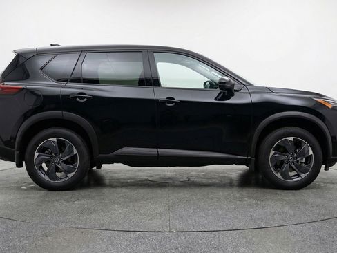 Used 2025 Nissan Rogue SV FWD image 11