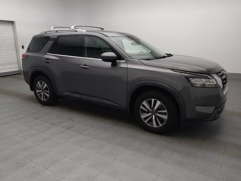 Used 2022 Nissan Pathfinder SL FWD image 11