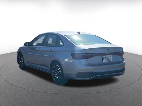 Used 2025 Volkswagen Jetta Sport image 4