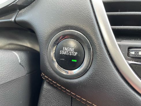 Used 2022 Chevrolet Trax LT w/ Driver Confidence Package AWD/4WD image 15