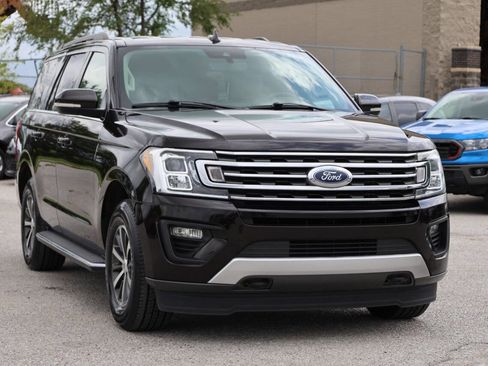 Used 2021 Ford Expedition XLT image 4