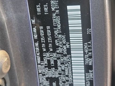 Used 2024 Toyota Highlander XLE image 25