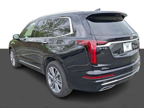 Used 2025 Cadillac XT6 Premium Luxury w/ Technology Package AWD/4WD image 4