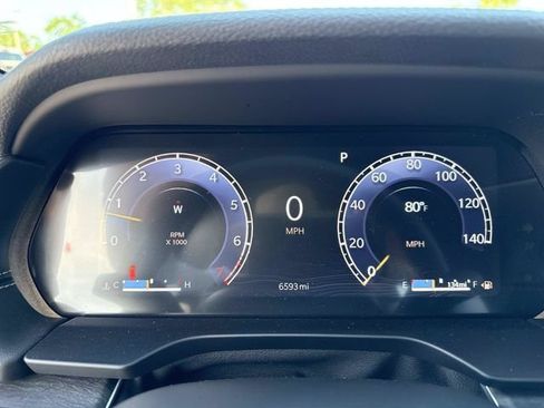 Used 2025 Jeep Grand Cherokee Limited w/ Luxury Tech Group II AWD/4WD image 31