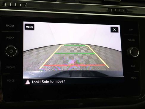 Used 2020 Volkswagen Tiguan SE R-Line FWD image 47