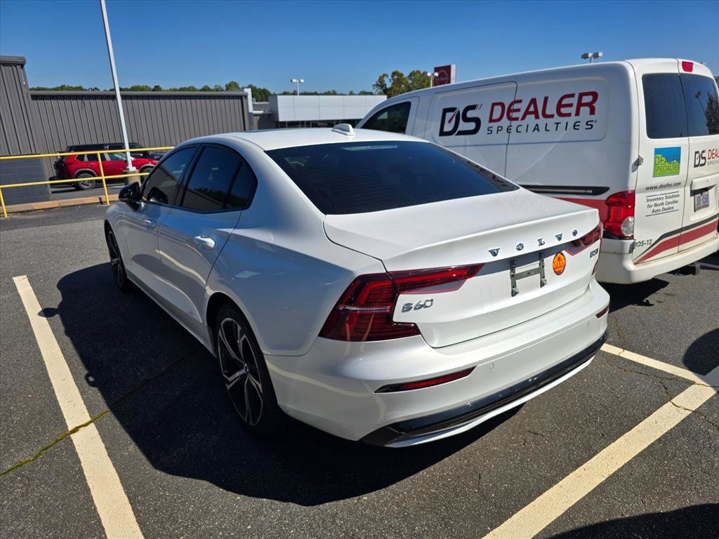 Used 2024 Volvo S60 B5 Core AWD/4WD image 11