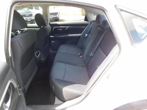 Used 2017 Nissan Altima 2.5 SV w/ Convenience Package FWD image 5