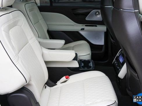 Used 2023 Lincoln Aviator Black Label w/ Class IV Trailer Tow Package image 21