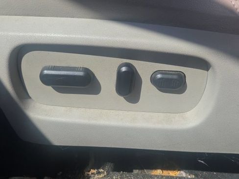 Used 2012 Ford Explorer XLT FWD image 23