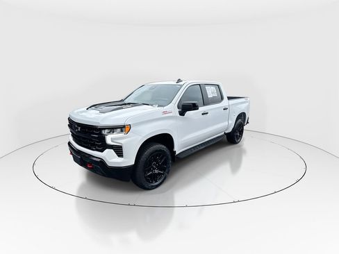 Used 2025 Chevrolet Silverado 1500 LT Trail Boss AWD/4WD image 4