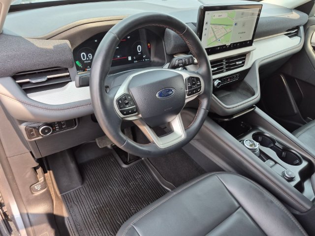 Used 2025 Ford Explorer Active w/ Active Comfort Package AWD/4WD image 11