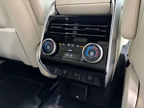 New 2025 Land Rover Range Rover SE image 36