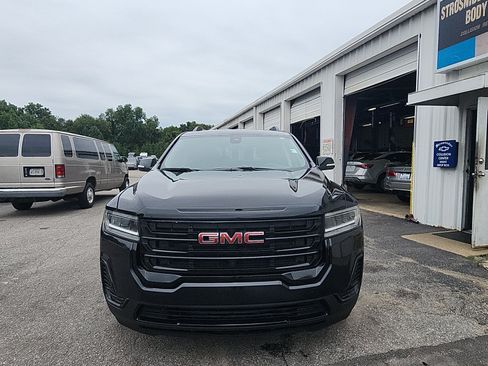 Used 2023 GMC Acadia SLE w/ Driver Convenience Package FWD image 8