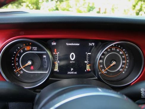 Used 2023 Jeep Wrangler Rubicon image 18