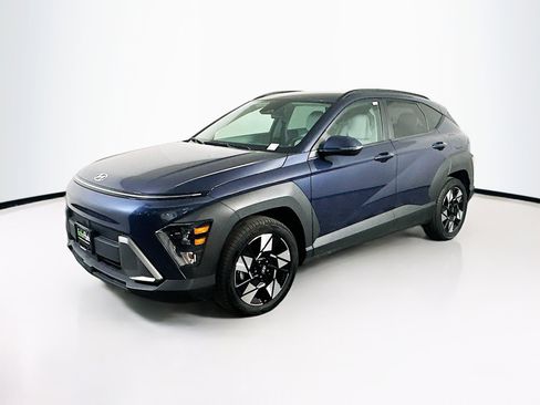Used 2025 Hyundai Kona SEL image 3