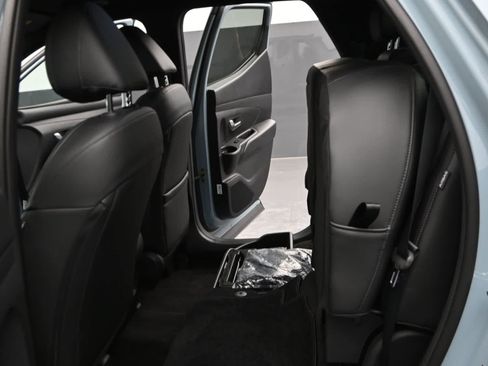 Certified 2025 Hyundai Santa Cruz SEL FWD image 15