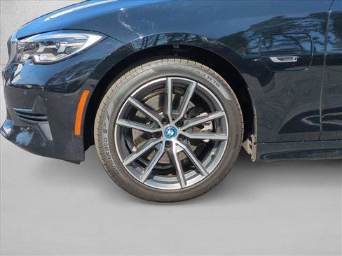 Used 2022 BMW 330e xDrive w/ Premium Package image 14