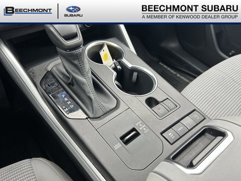 Used 2021 Toyota Highlander L image 15