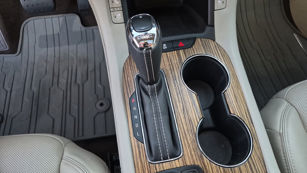 Used 2019 GMC Acadia Denali AWD/4WD image 19