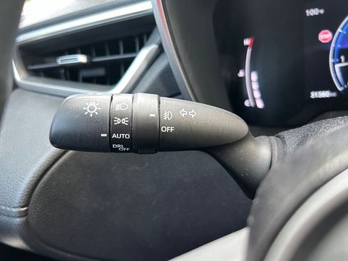Used 2023 Toyota Corolla Cross XLE w/ Convenience Package FWD image 21
