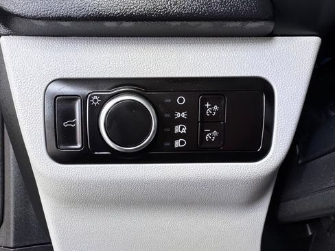 Used 2025 Ford Escape Active AWD/4WD image 22