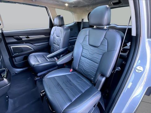 Used 2022 Kia Telluride SX w/ SX Prestige Package AWD/4WD image 20