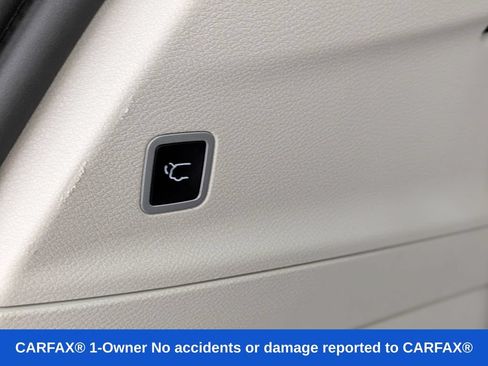 Used 2024 Chrysler Pacifica Touring-L FWD image 15