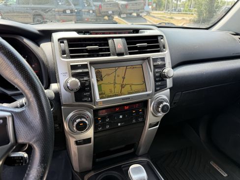 Used 2010 Toyota 4Runner Limited RWD image 19