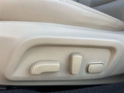 Used 2017 Subaru Outback 2.5i Limited image 30