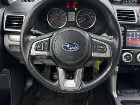 Used 2017 Subaru Forester 2.5i Premium AWD/4WD image 14
