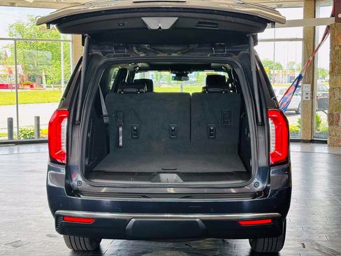 Used 2023 GMC Yukon XL SLT AWD/4WD image 11