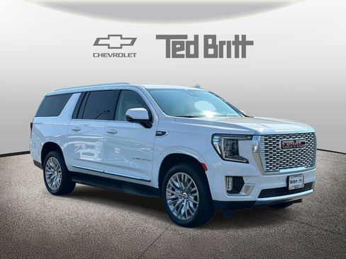 Certified 2023 GMC Yukon XL Denali AWD/4WD image 3