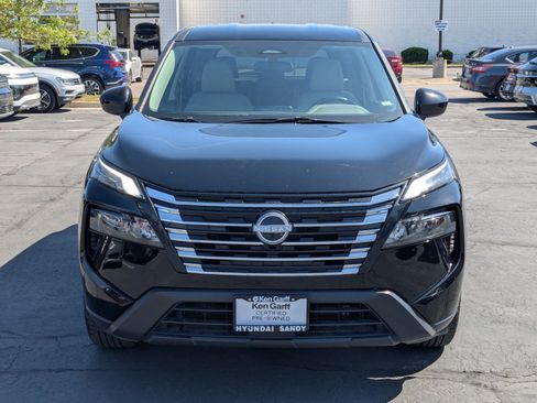 Used 2025 Nissan Rogue SV AWD/4WD image 11