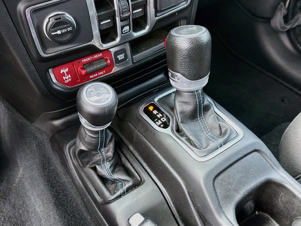 Used 2023 Jeep Wrangler Unlimited Rubicon 4xe w/ Cold Weather Group AWD/4WD image 17