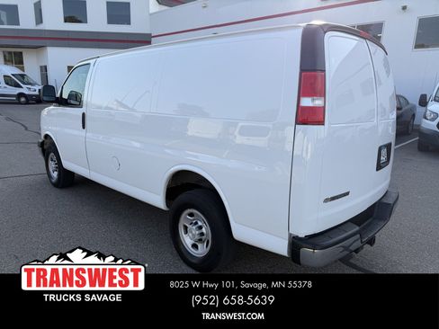 Used 2021 Chevrolet Express 2500 w/ Driver Convenience Package image 3
